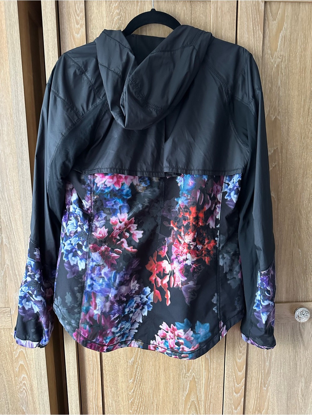 Lululemon Athletica Black Floral Active Hooded Jacket - Picture 3 of 8